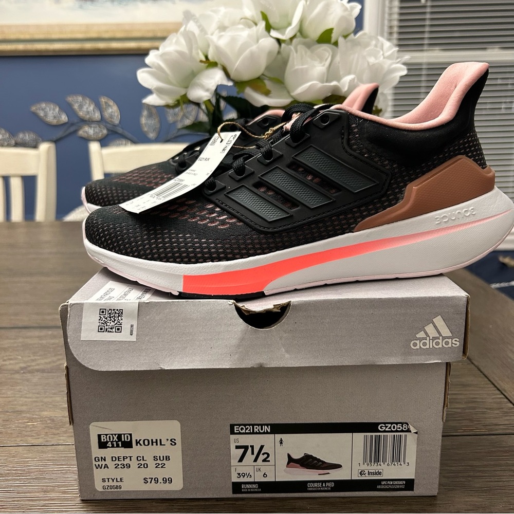NWT Women’s Adidas EQ21 Run Sneakers